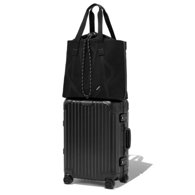 Signature Sliding in ECONYL® Nylon TrageBags