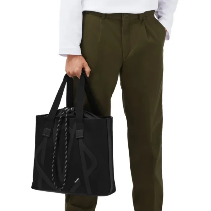 Signature Sliding in ECONYL® Nylon TrageBags